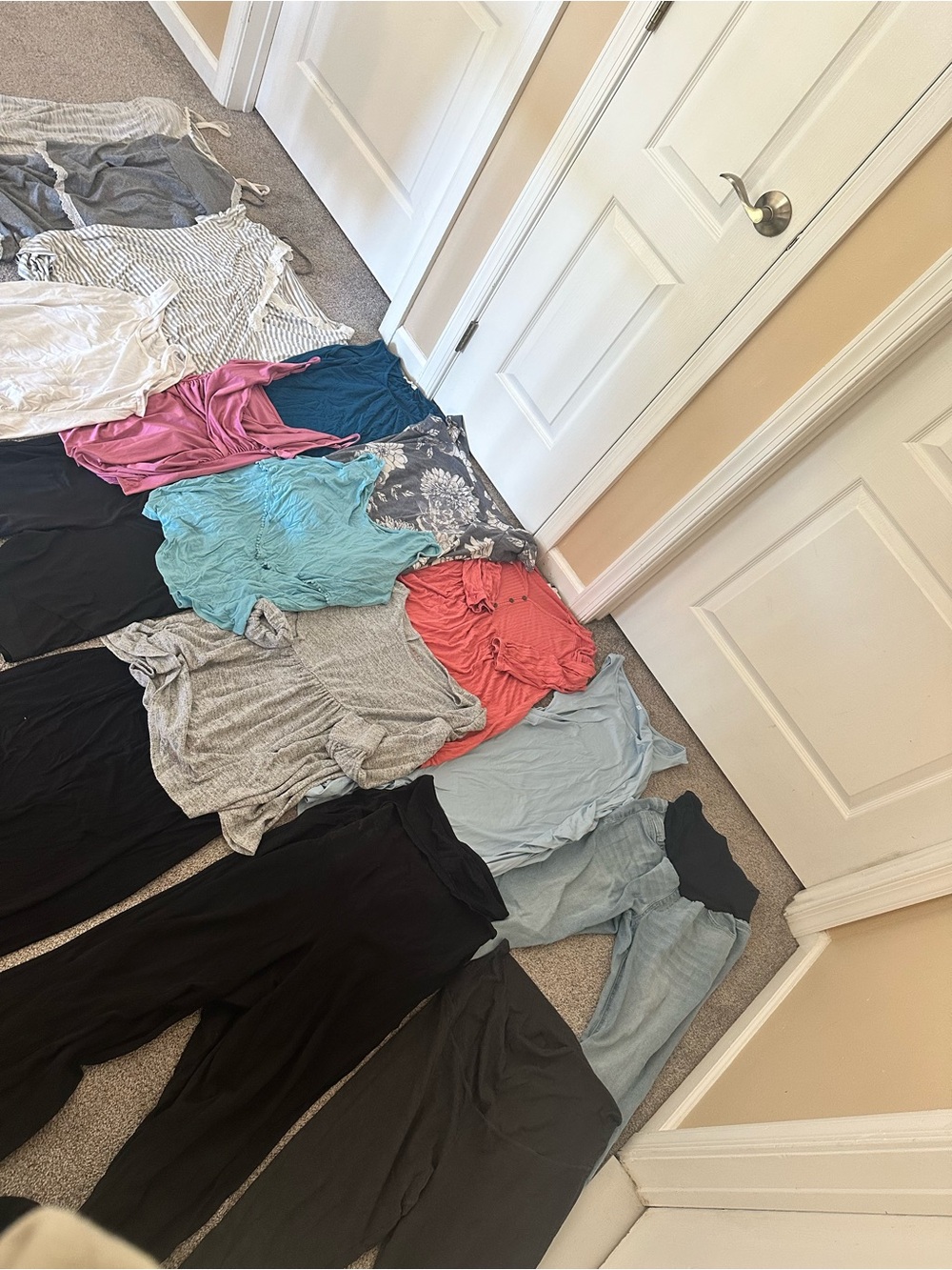 19 Pieces of Maternity Clothes